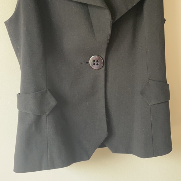 Black Vest - Picture 5 of 6